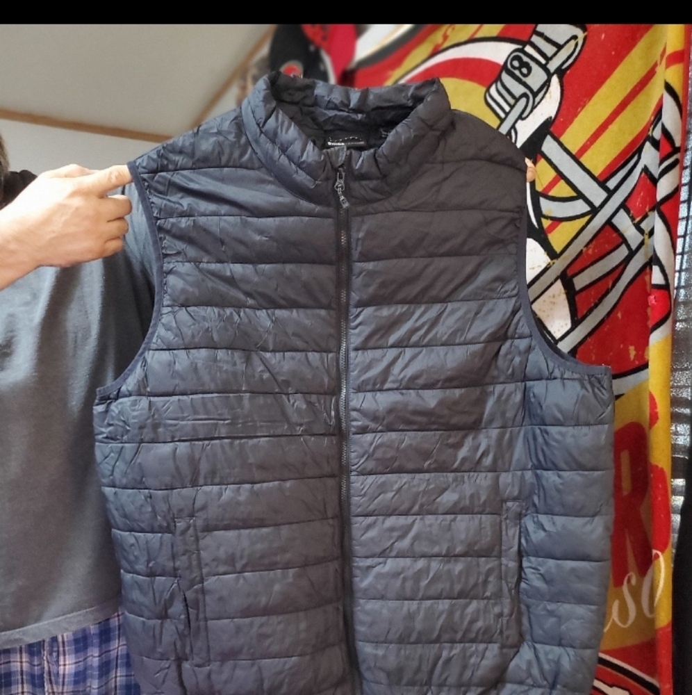 Swiss tech puffer vest